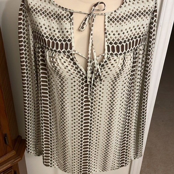 BCBGMAXAZRIA Blouse, Size M - Picture 2 of 7